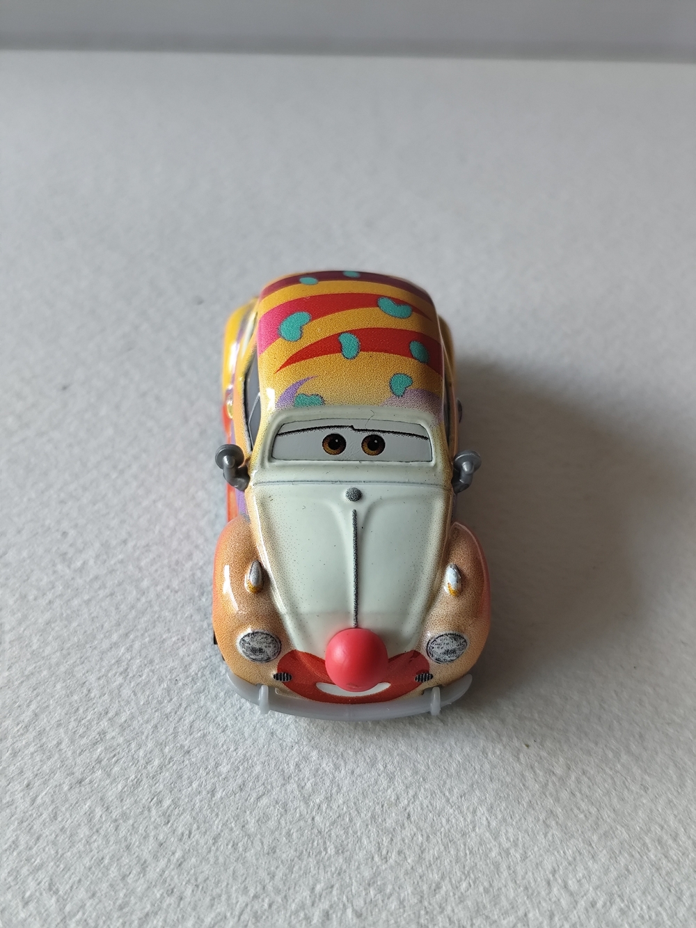 Disney Pixar Cars – Mattel Die‑Cast “Odd VW” Beetle (HKY31)